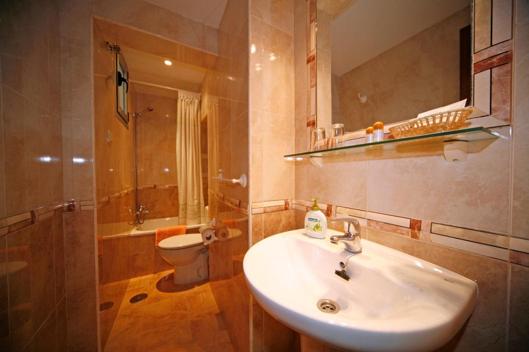 Hostal San Antonio Μαδρίτη Εξωτερικό φωτογραφία