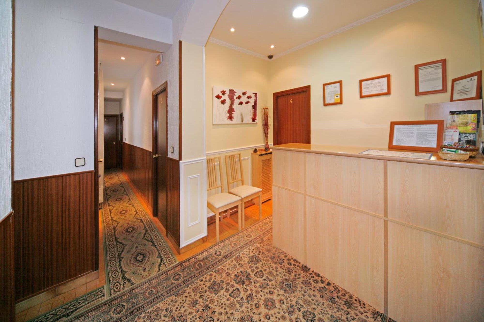 Hostal San Antonio Μαδρίτη Εξωτερικό φωτογραφία