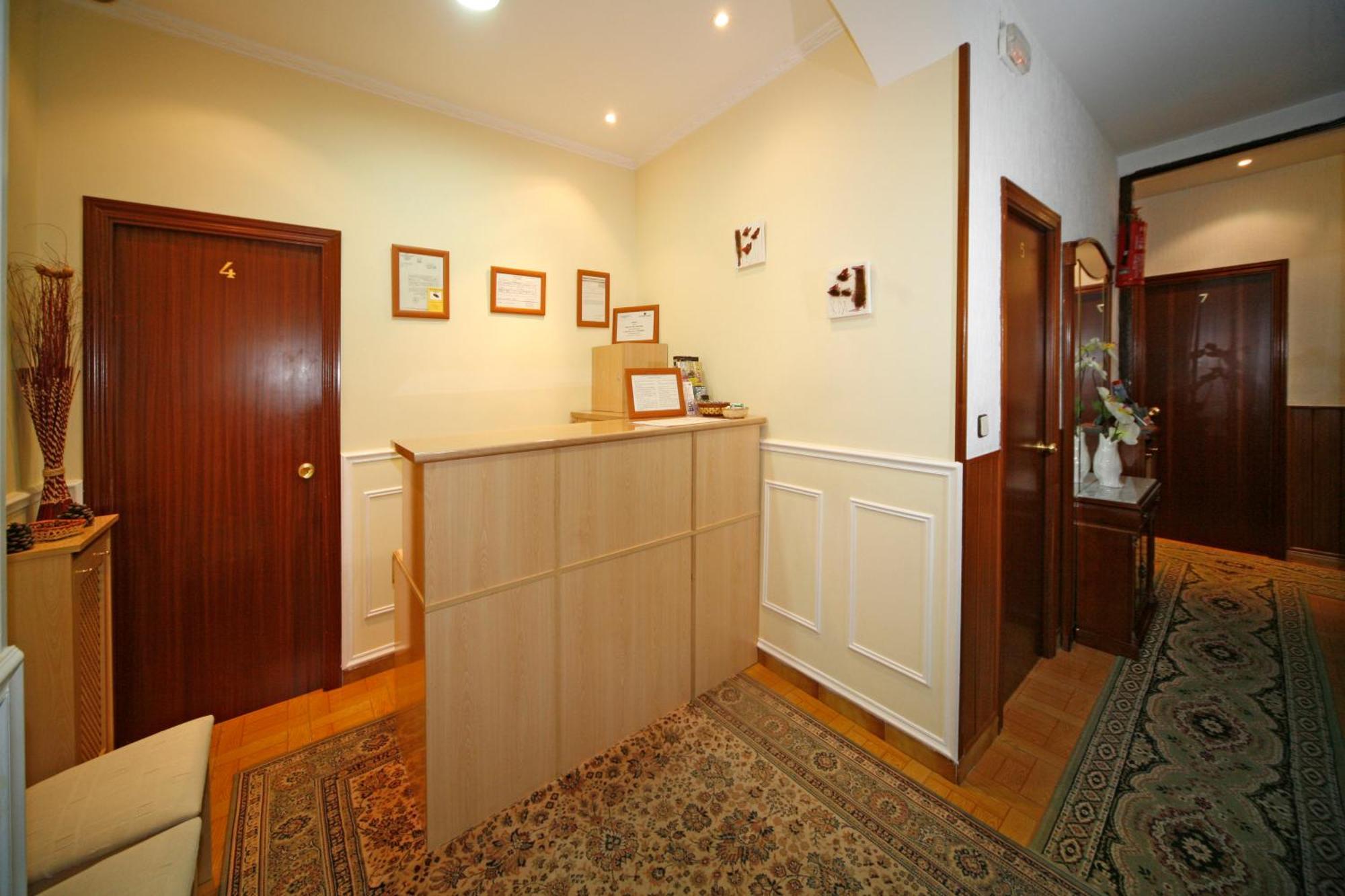 Hostal San Antonio Μαδρίτη Εξωτερικό φωτογραφία