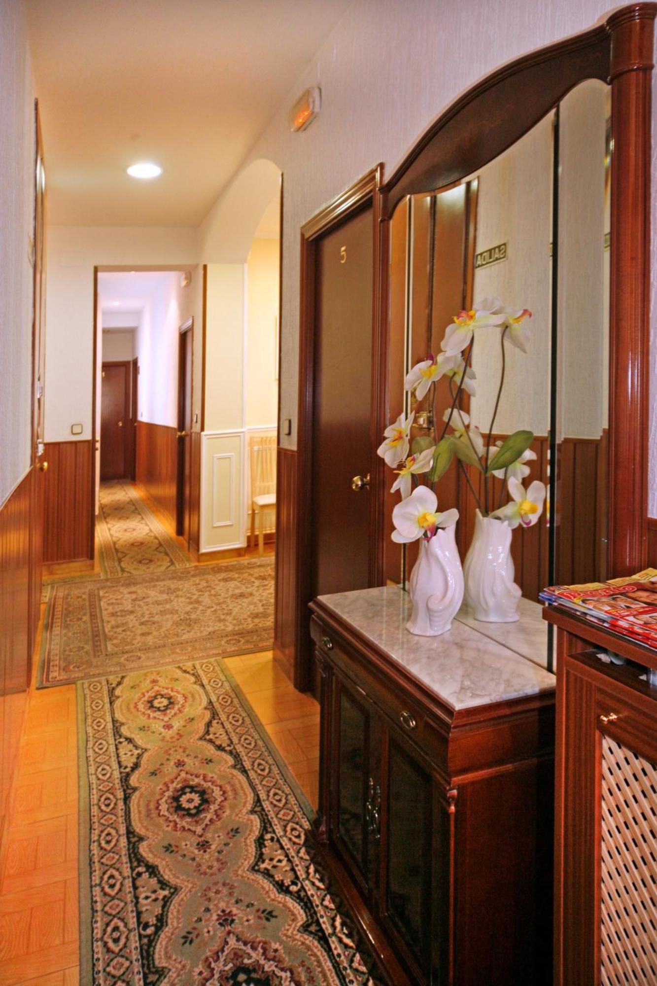 Hostal San Antonio Μαδρίτη Εξωτερικό φωτογραφία