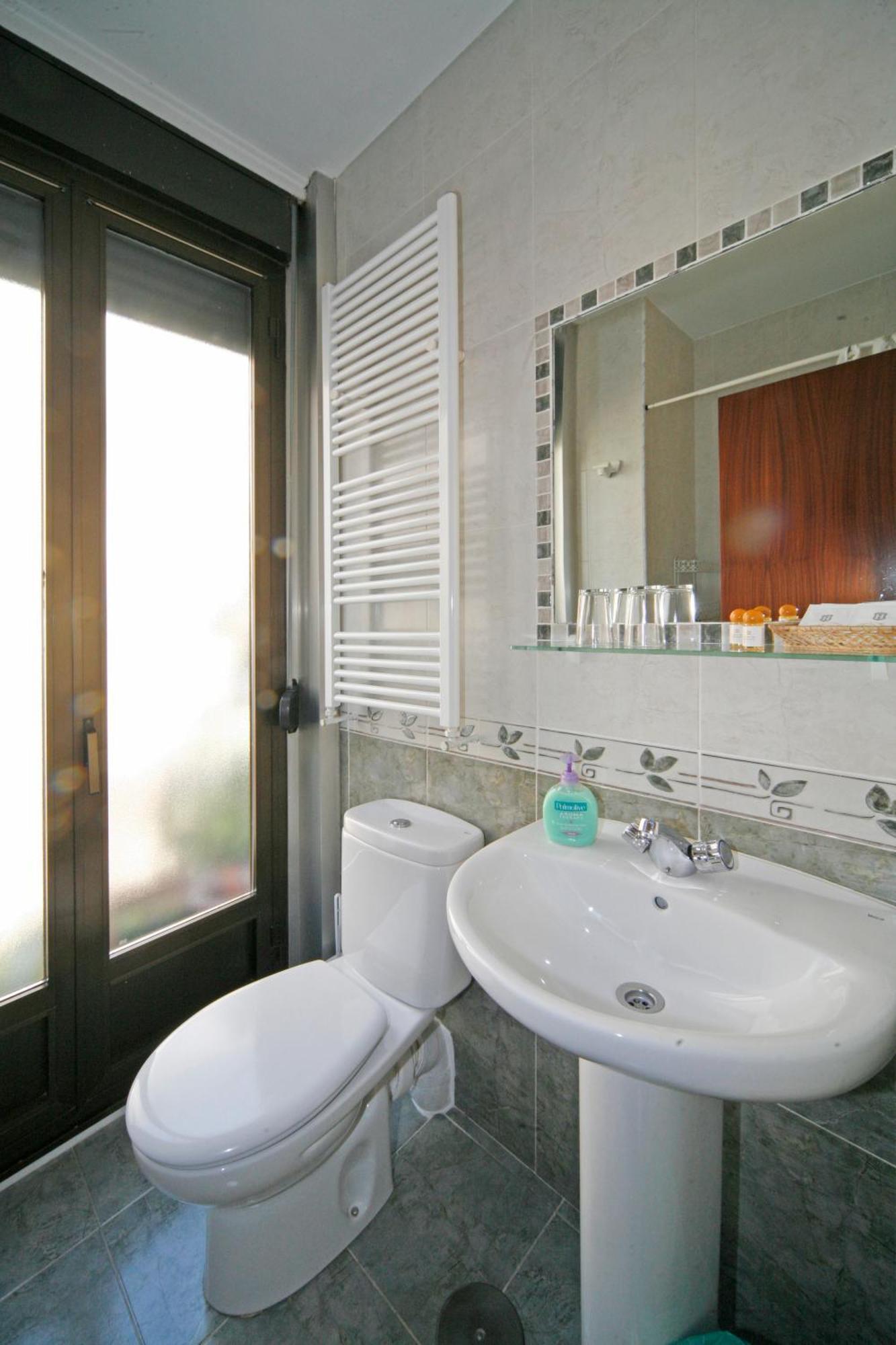 Hostal San Antonio Μαδρίτη Εξωτερικό φωτογραφία
