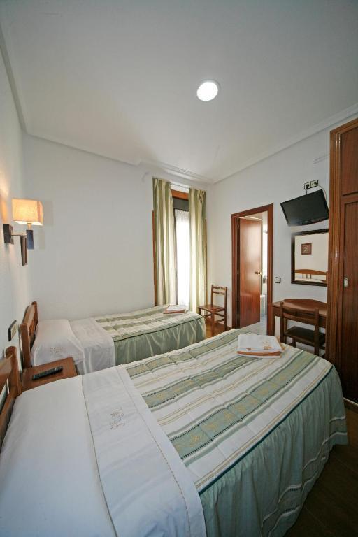 Hostal San Antonio Μαδρίτη Δωμάτιο φωτογραφία