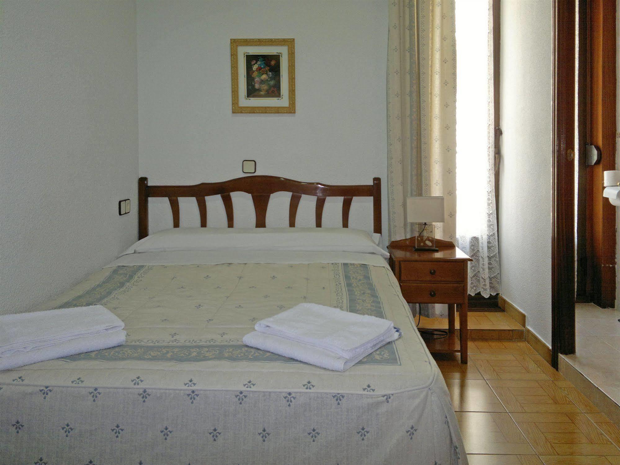Hostal San Antonio Μαδρίτη Εξωτερικό φωτογραφία