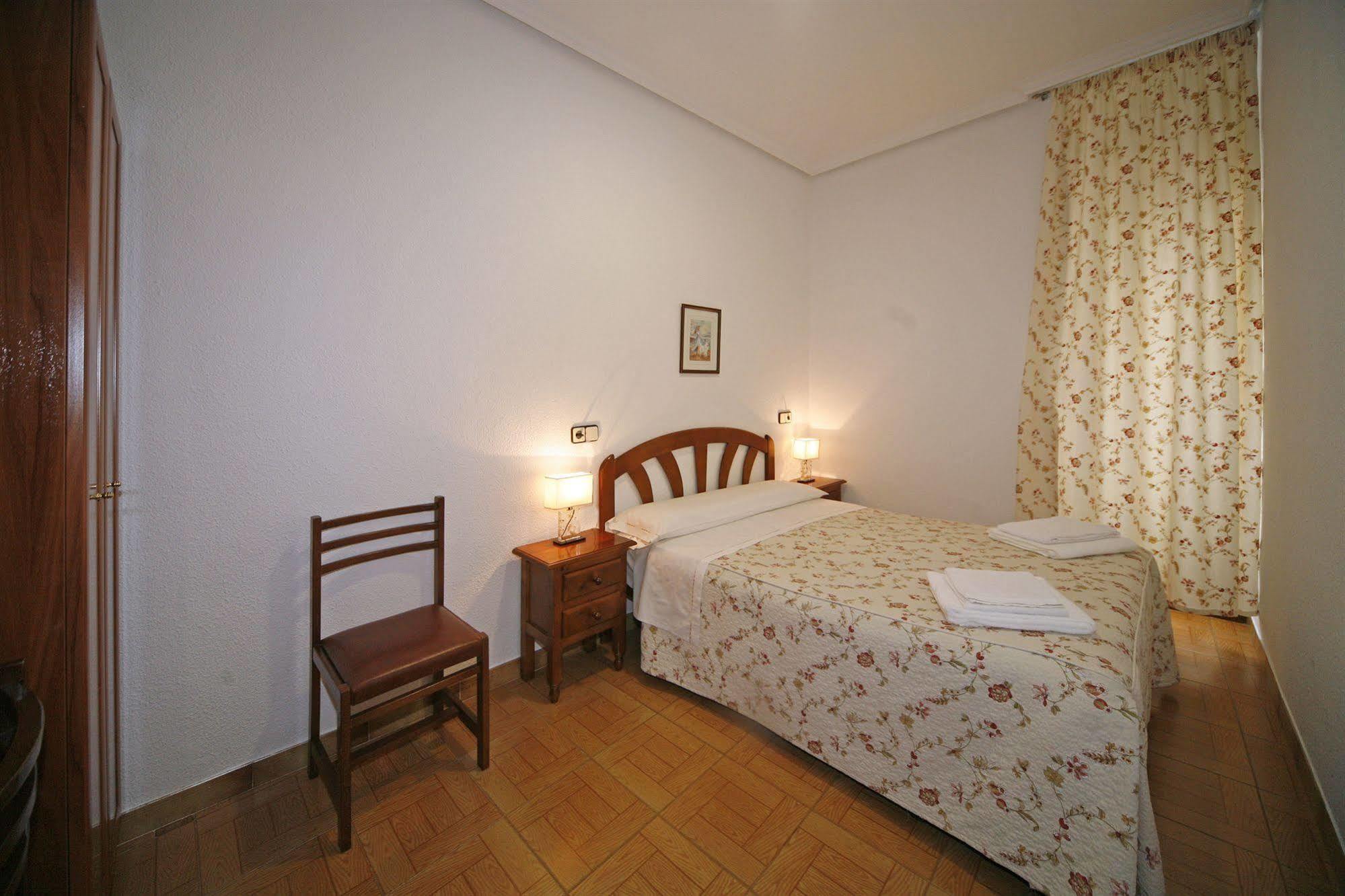 Hostal San Antonio Μαδρίτη Εξωτερικό φωτογραφία