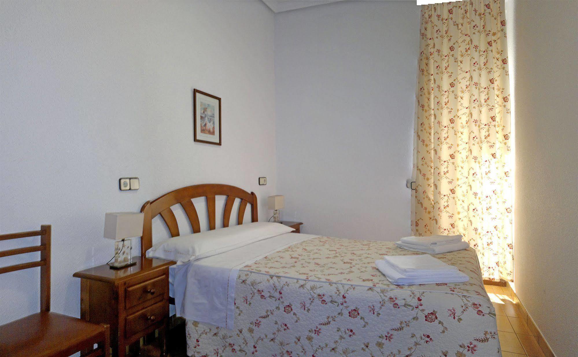 Hostal San Antonio Μαδρίτη Εξωτερικό φωτογραφία
